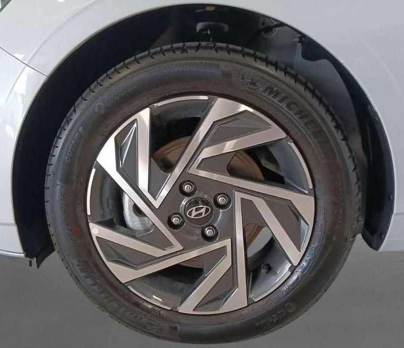 Gris Usado 2025 Hyundai i20 Berlina | 16.790 € (Buen precio) - Imagen 1/1