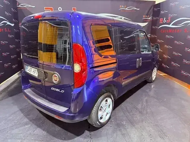 Usado Fiat Doblò Dynamic 105 CV (77 kW) 2013 Azul Monovolumen