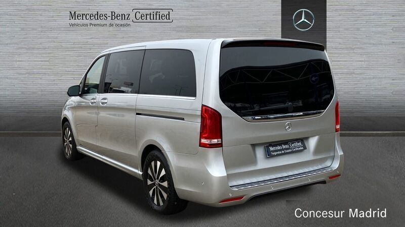 Usado Mercedes EQV300 150 kW (204 CV) 2024 Gris Monovolumen