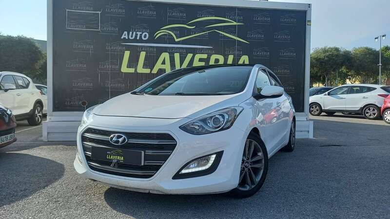 Blanco Usado 2016 Hyundai i30 GO! Berlina | 13.900 € (Caro) - Imagen 1/4