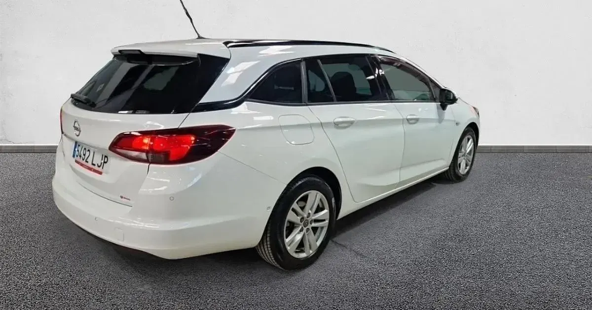 Usado Opel Astra GS Line 122 CV (89 kW) 2020 Familiar