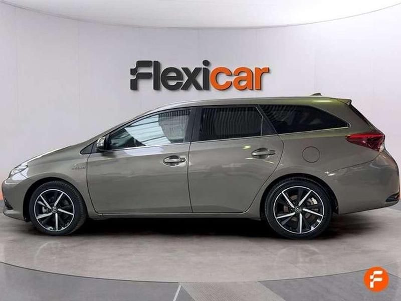 Usado Toyota Auris Touring Sports Edition 136 CV (100 kW) 2018 Marrón Familiar