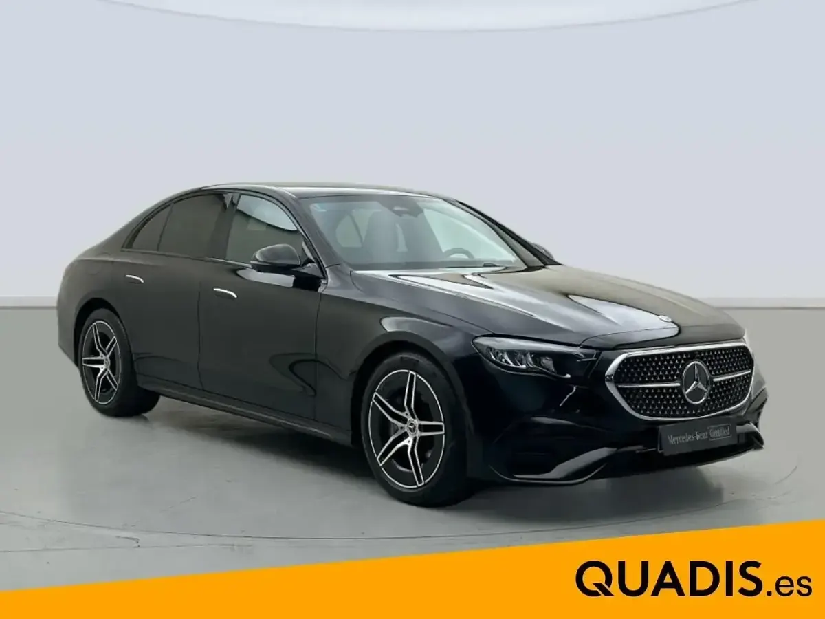 Usado Mercedes E220 197 CV (144 kW) 2025 Negro obsidiana Berlina