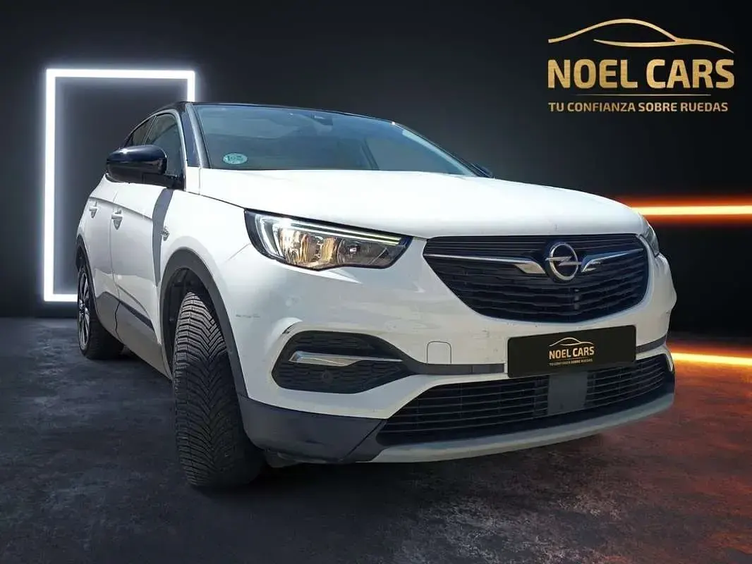 Usado Opel Grandland X Excellence 120 CV (88 kW) 2017 Blanco SUV