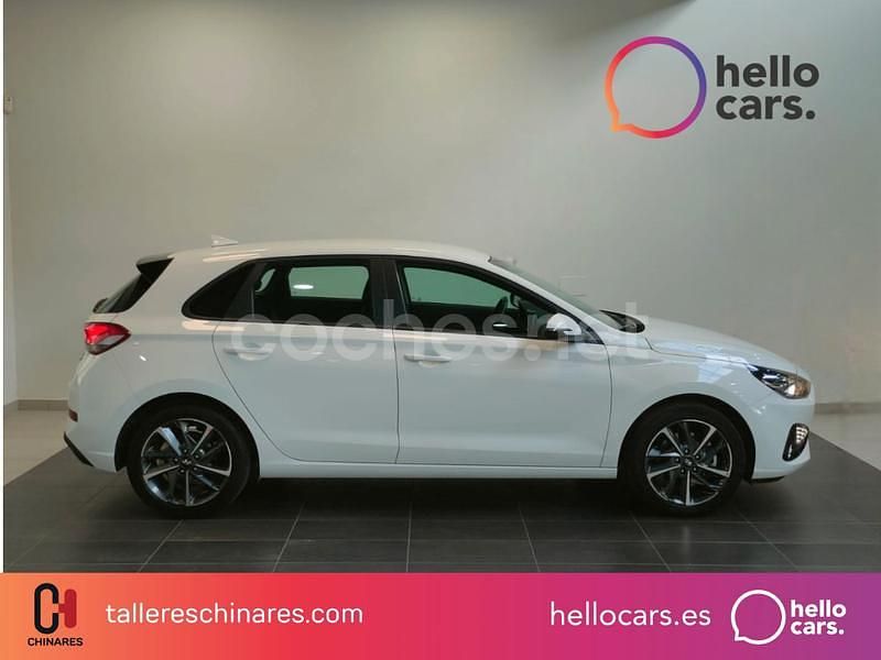 Blanco Usado 2023 Hyundai i30 Berlina | 18.500 € (Precio justo) - Imagen 1/4