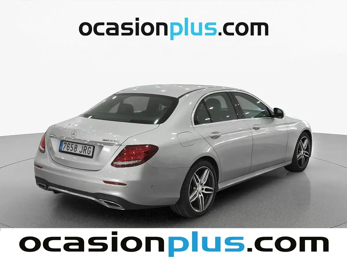 Usado Mercedes E220 194 CV (142 kW) 2016 Gris plata Berlina