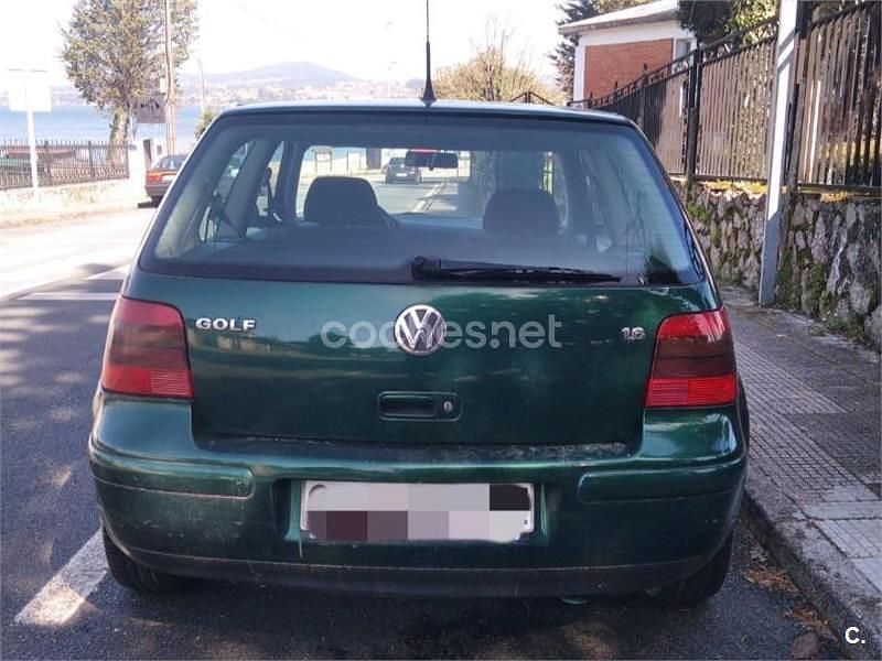 Occasion VW Golf III Highline 100 ch (73 kW) 1998 Vert Berline