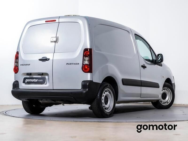 Usado Peugeot Partner 75 CV (55 kW) 2018 Gris aluminio Monovolumen
