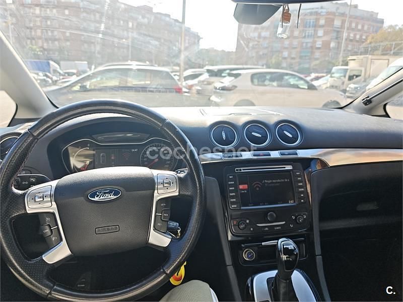 Usado Ford S-MAX Titanium 163 CV (119 kW) 2014 Blanco Monovolumen