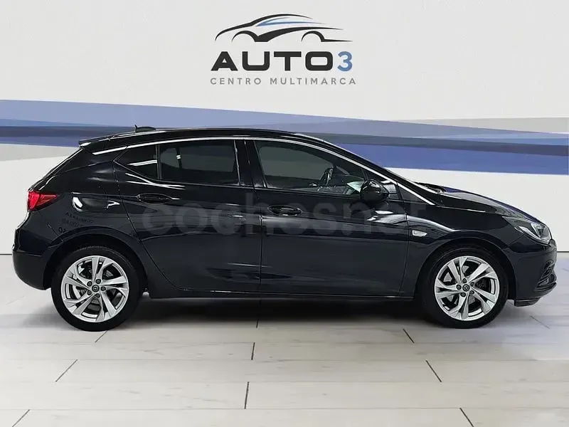 Usado Opel Astra Excellence 136 CV (100 kW) 2016 Negro Berlina