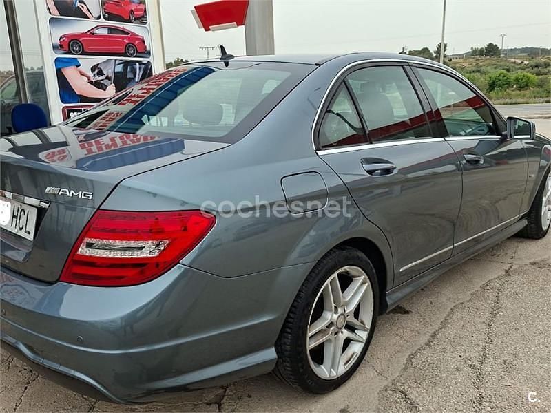Usado Mercedes C250 Avantgarde 204 CV (150 kW) 2011 Gris / plata Berlina
