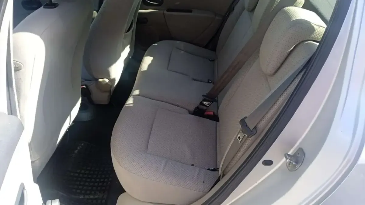 Usado Renault Clio Dynamique 86 CV (63 kW) 2006 Gris Utilitario