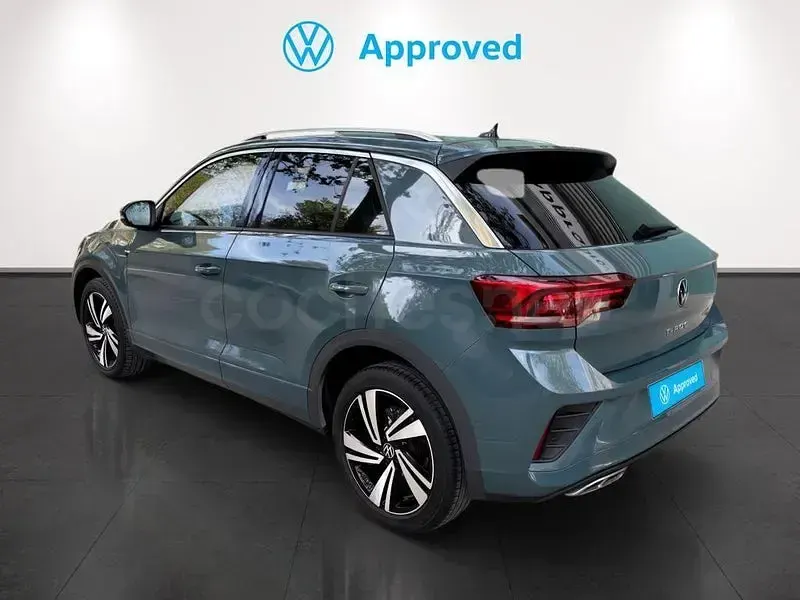 Usado VW T-Roc R-line 150 CV (110 kW) 2023 Gris / plata SUV