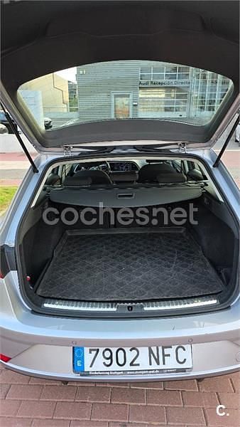 Usado Seat Leon Style 110 CV (80 kW) 2018 Gris / plata Familiar