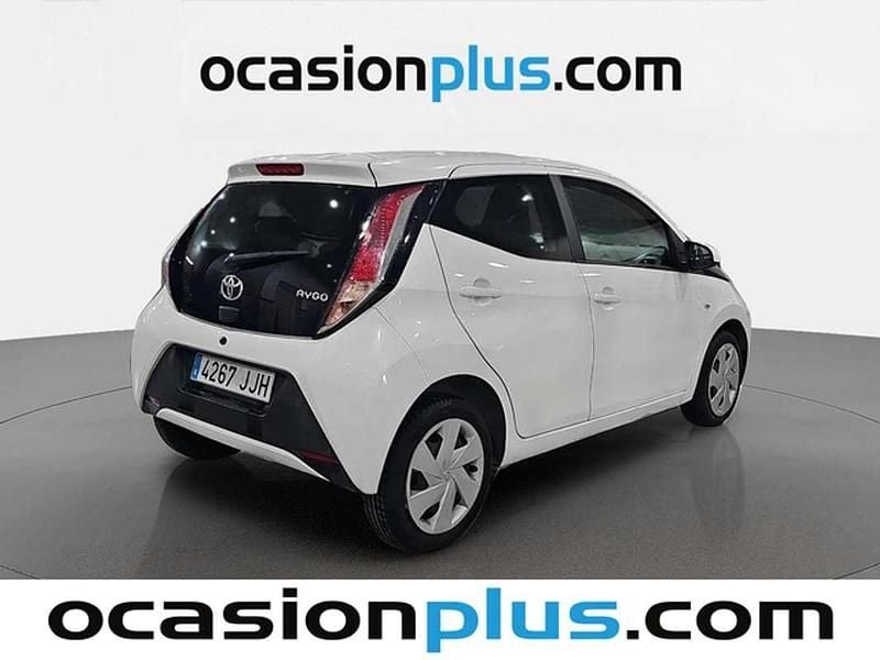 Usado Toyota Aygo City 68 CV (50 kW) 2015 Blanco Utilitario