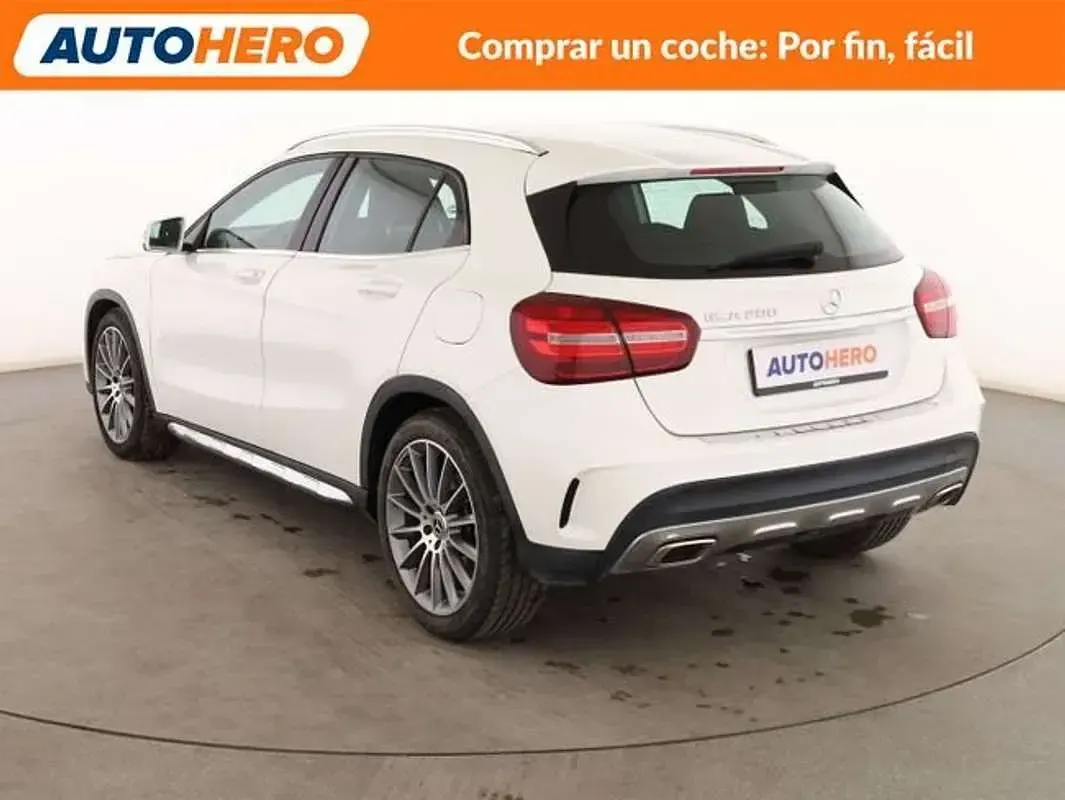 Usado Mercedes GLA200 Urban 155 CV (114 kW) 2019 Blanco SUV