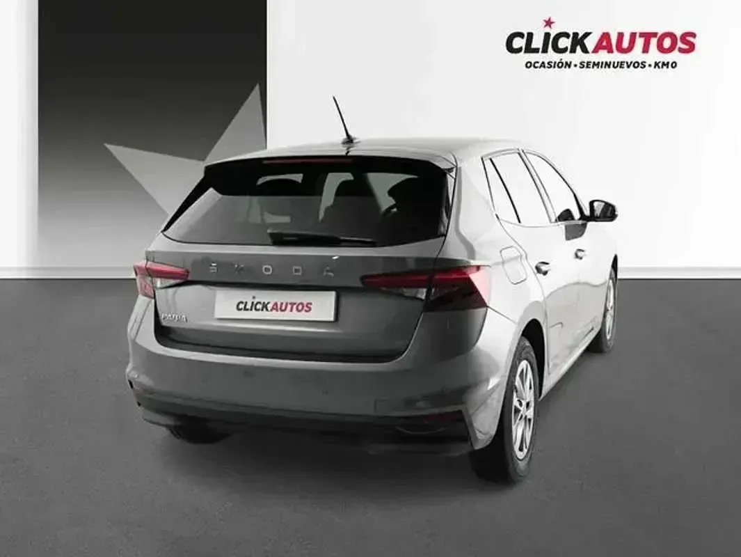 Usado Skoda Fabia Selection 116 CV (85 kW) 2025 Gris Utilitario