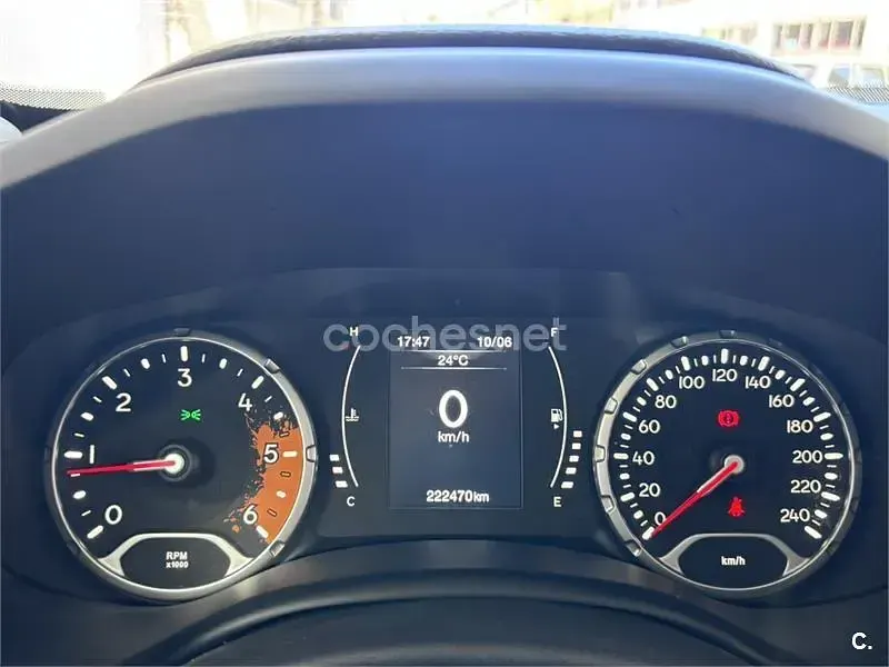 Usado Jeep Renegade Longitude 120 CV (88 kW) 2016 Rojo SUV