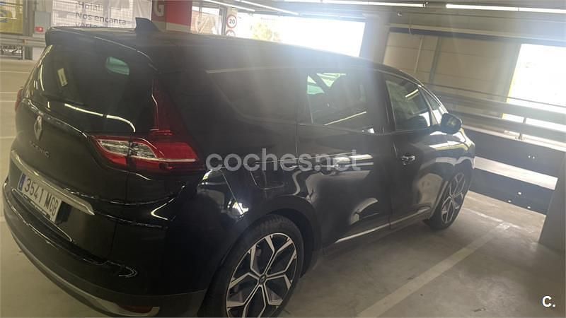 Begagnad Renault Grand Scénic IV Zen 140 HK (102 kW) 2023 Svart Minibuss