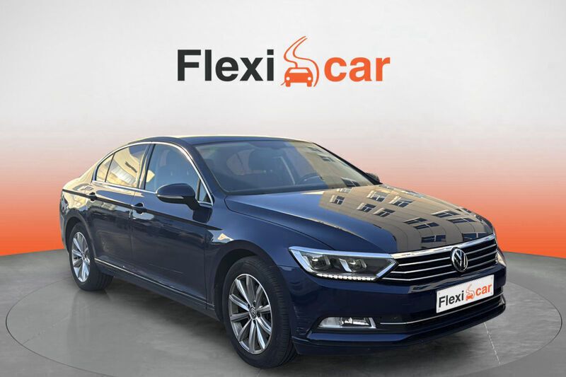 Azul Usado 2019 VW Passat Berlina | 17.690 € (Super precio) - Imagen 1/4