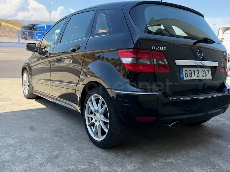 Usado Mercedes B200 140 CV (102 kW) 2009 Negro Monovolumen