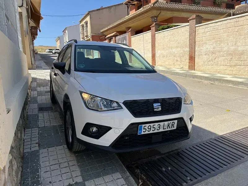 Usado Seat Arona Reference 95 CV (69 kW) 2020 Blanco SUV
