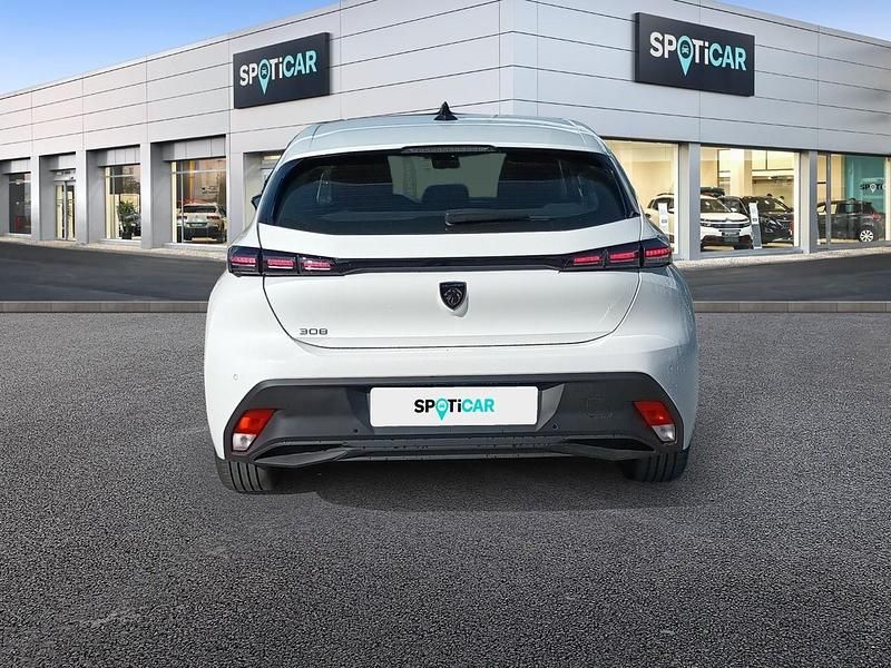 Usado Peugeot 308 Active 110 CV (80 kW) 2022 Blanco Berlina