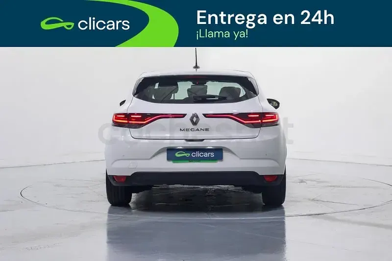 Usado Renault Mégane II Equilibre 115 CV (84 kW) 2022 Blanco Berlina