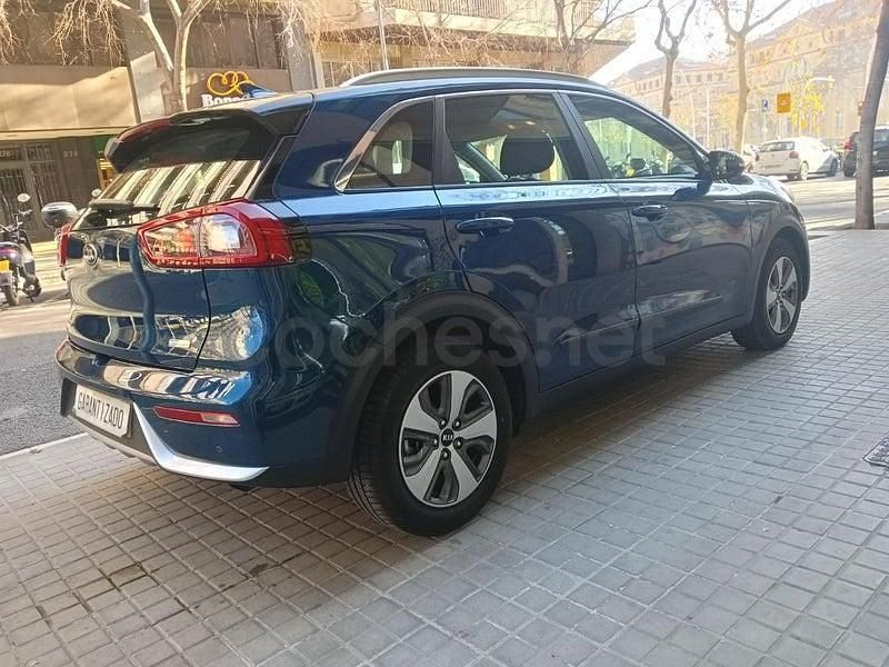 Usado Kia Niro 141 CV (103 kW) 2017 Azul SUV
