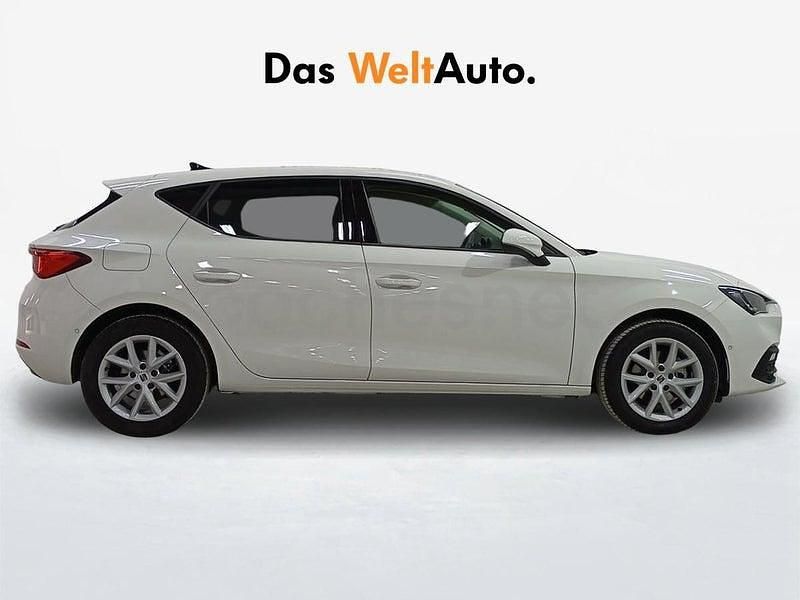 Usado Seat Leon Style 116 CV (85 kW) 2024 Blanco Berlina