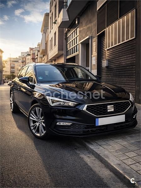 Usado Seat Leon Style 150 CV (110 kW) 2024 Negro Familiar