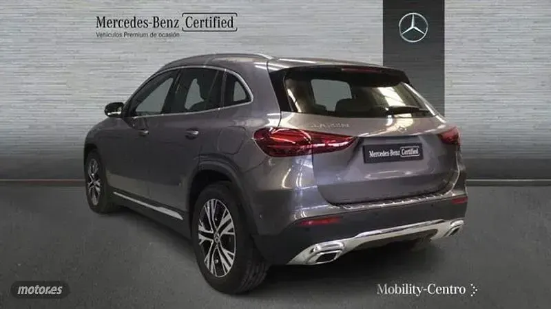 Usado Mercedes GLA200 Progressive 150 CV (110 kW) 2024 Gris SUV