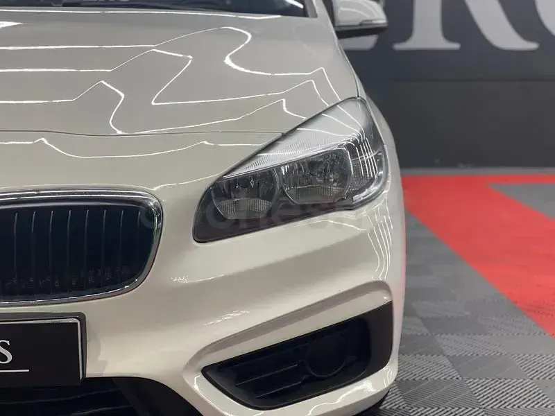 Usado BMW 216 Active Tourer 116 CV (85 kW) 2016 Blanco Monovolumen