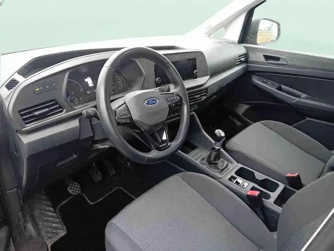 Usado Ford Tourneo Connect Trend 122 CV (89 kW) 2024 Azul Monovolumen