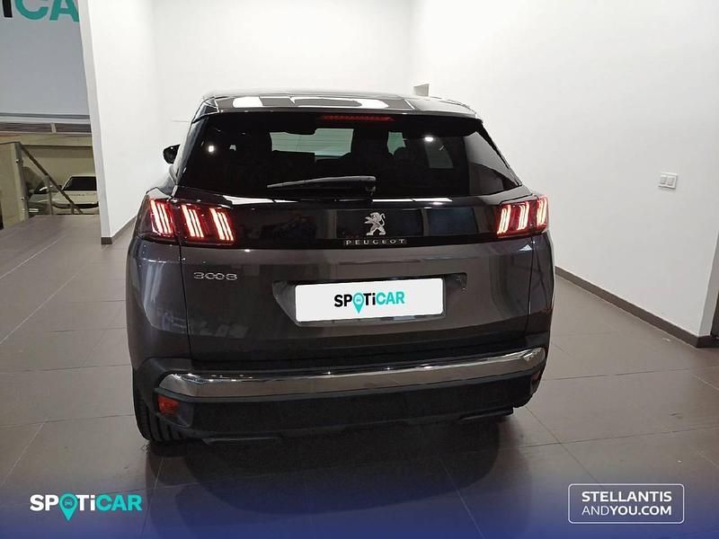 Usado Peugeot 3008 Allure 131 CV (96 kW) 2024 Gris SUV