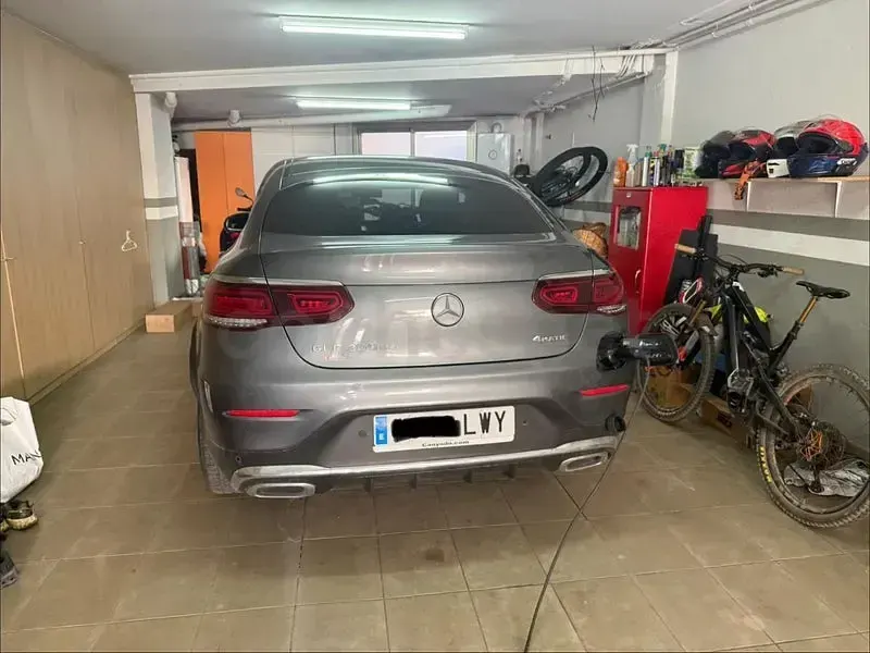 Usado Mercedes GLC300e 317 CV (233 kW) 2022 Gris / plata SUV