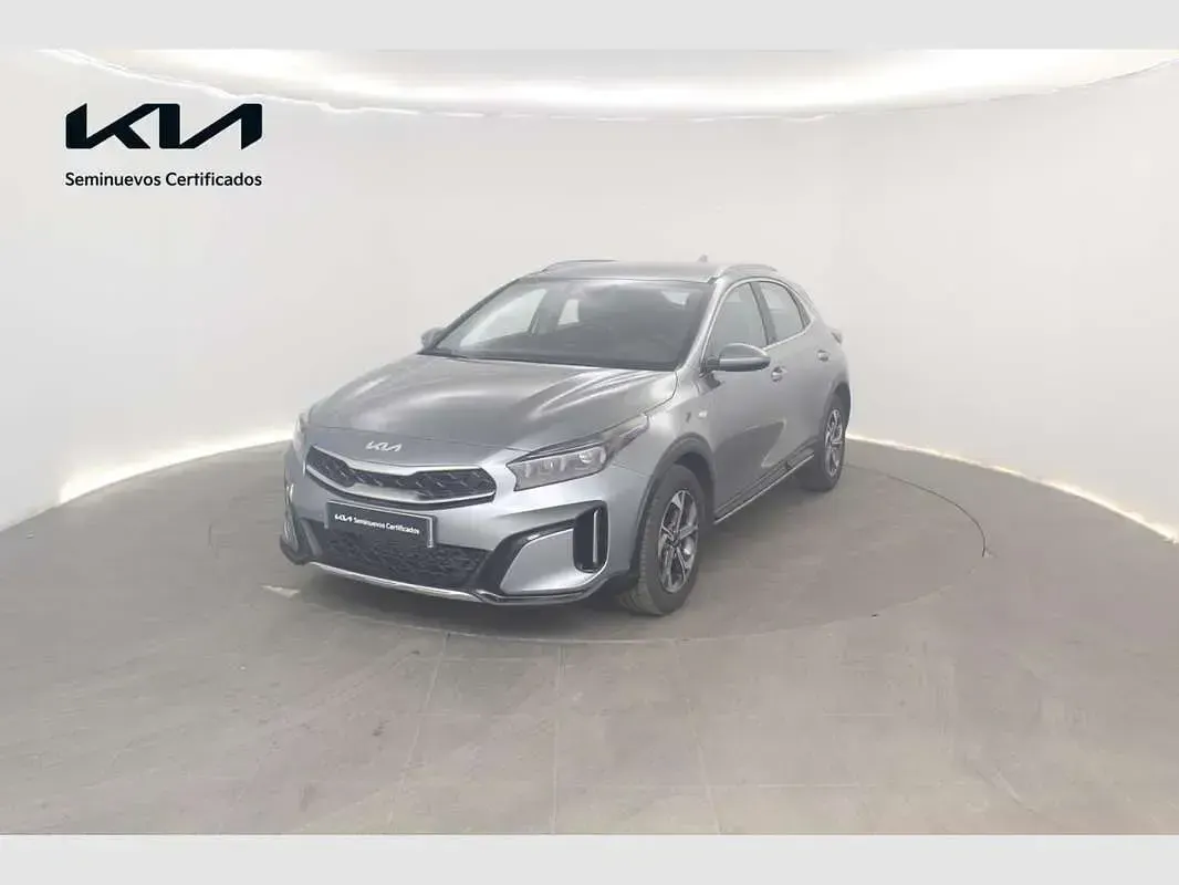 Usado Kia XCeed 101 CV (74 kW) 2025 Plateado SUV