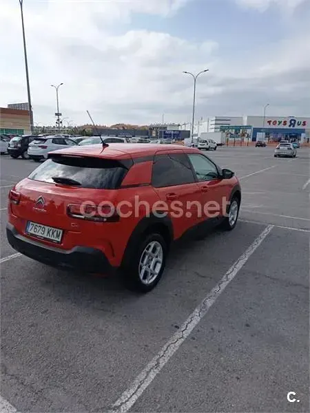 Usado Citroën C4 Feel 82 CV (60 kW) 2018 Rojo Berlina