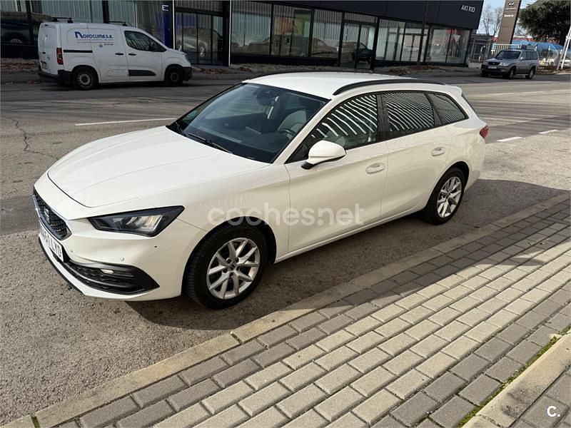 Usado Seat Leon Style 150 CV (110 kW) 2022 Blanco Familiar