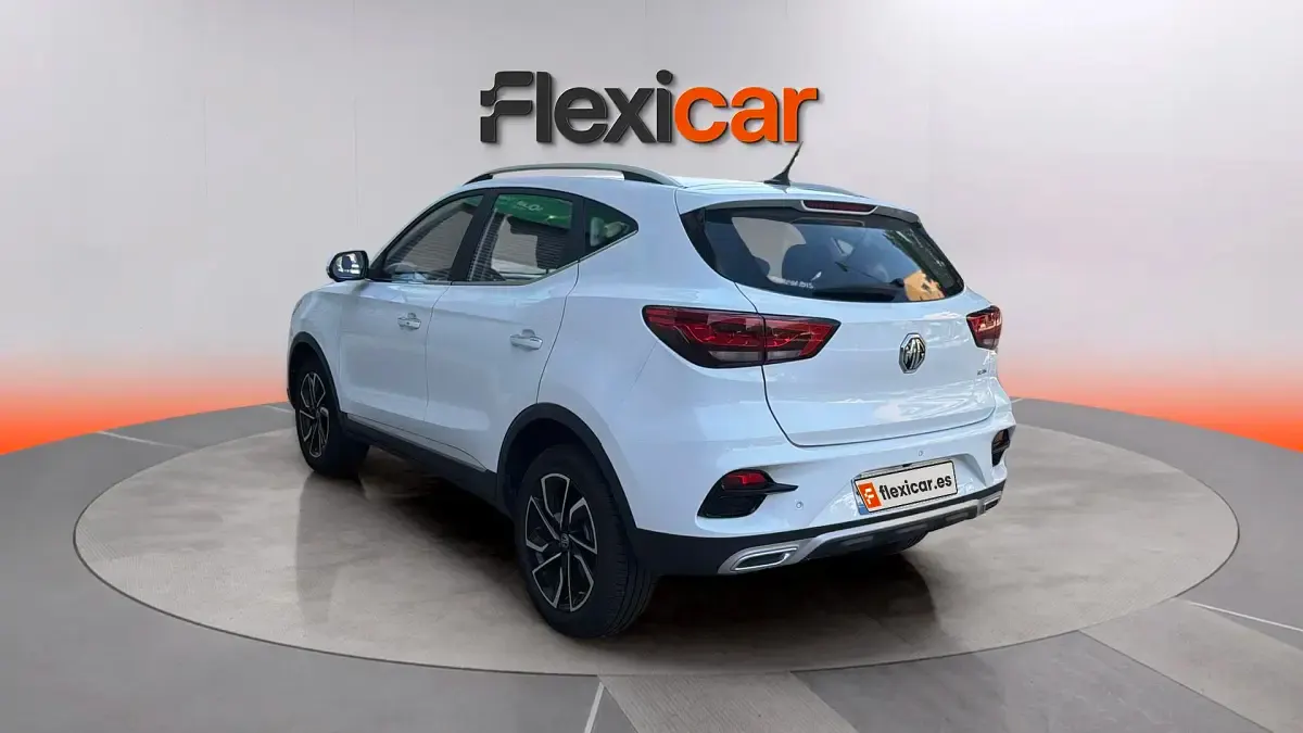 Usado MG ZS Luxury 111 CV (81 kW) 2024 Blanco SUV