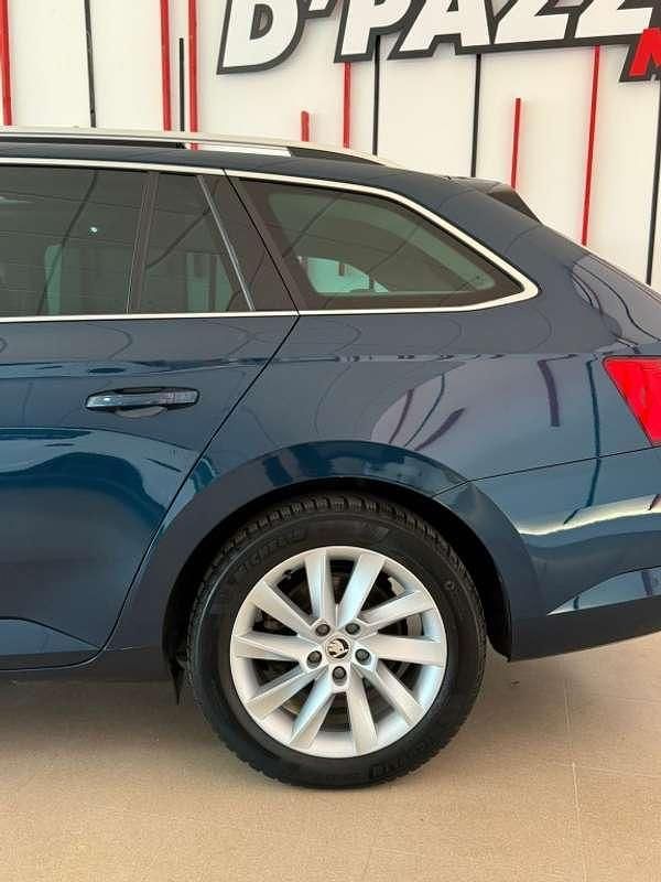 Usado Skoda Superb Ambition 120 CV (88 kW) 2020 Azul Familiar