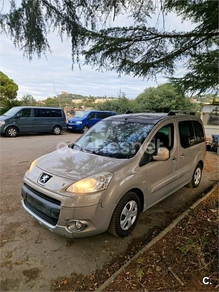 Beige Usado 2011 Peugeot Partner Tepee Premium Monovolumen | 7000 € (Precio justo) - Imagen 1/4