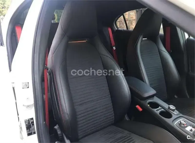 Usado Mercedes A45 AMG 381 CV (280 kW) 2016 Blanco Berlina