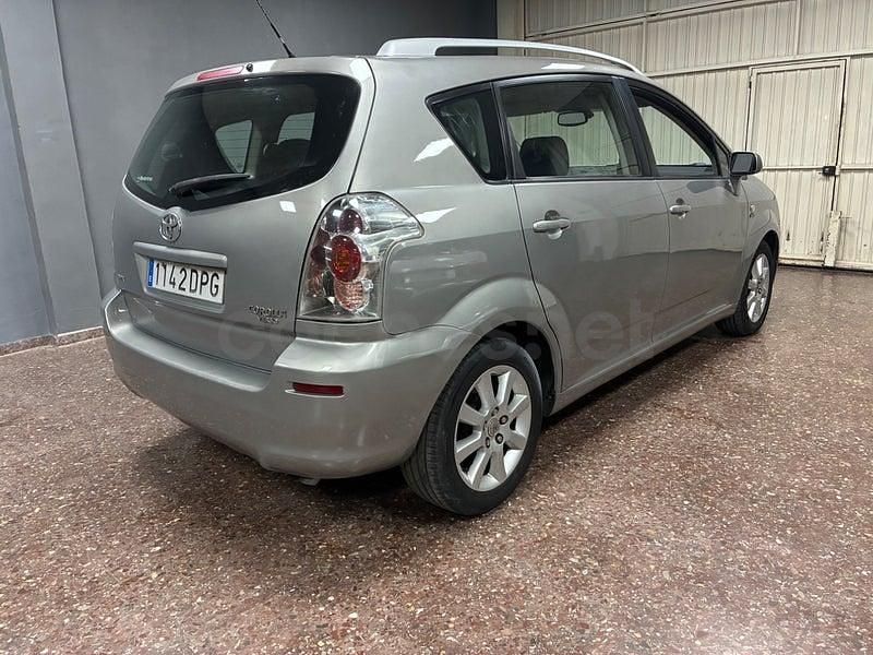 Usado Toyota Corolla Verso Luna 136 CV (100 kW) 2005 Beige Monovolumen