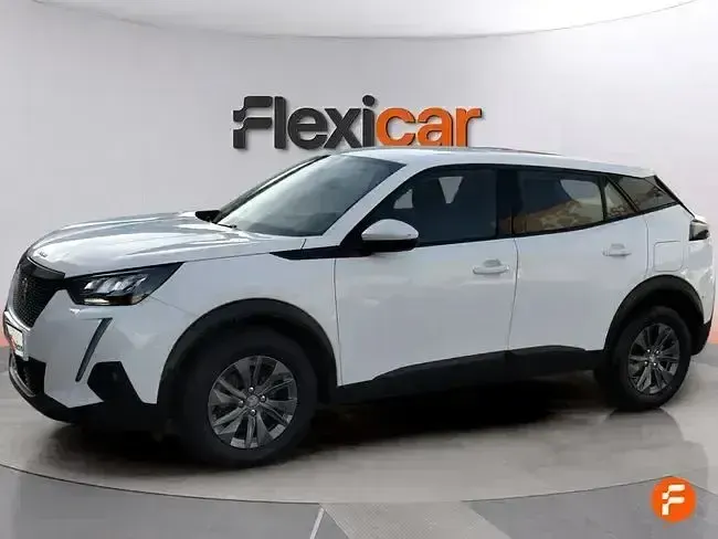 Usado Peugeot 2008 Active 110 CV (80 kW) 2021 Blanco SUV