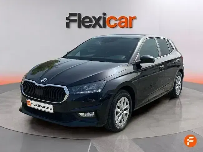 Usado Skoda Fabia Selection 95 CV (69 kW) 2025 Negro Utilitario