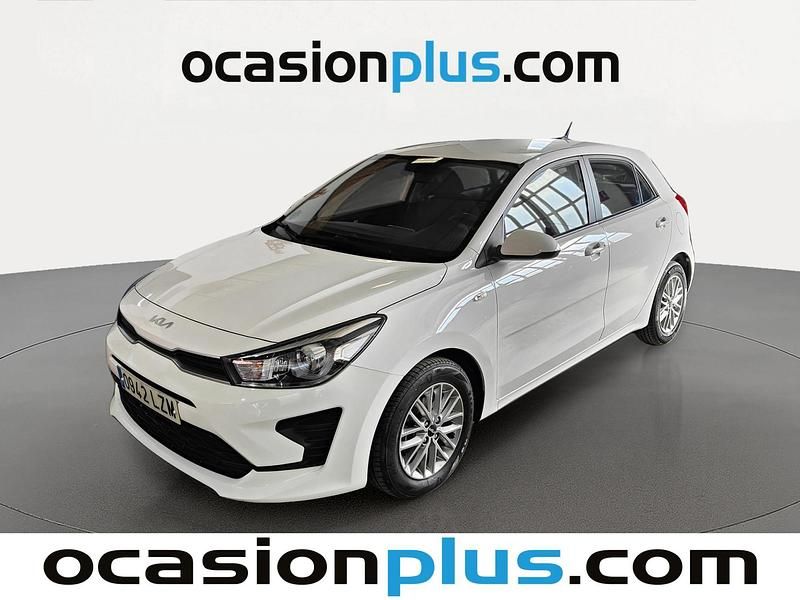 Usado Kia Rio 84 CV (61 kW) 2022 Blanco Utilitario