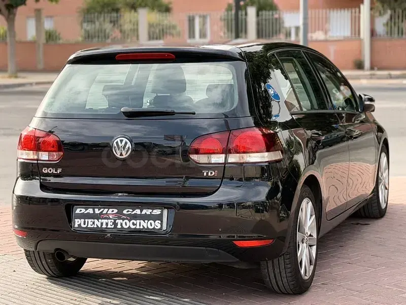 Usado VW Golf VII Advance 105 CV (77 kW) 2013 Negro Berlina