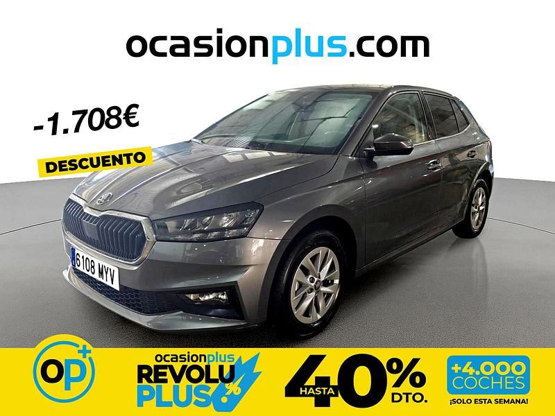 Usado Skoda Fabia Selection 95 CV (69 kW) 2025 Gris Berlina