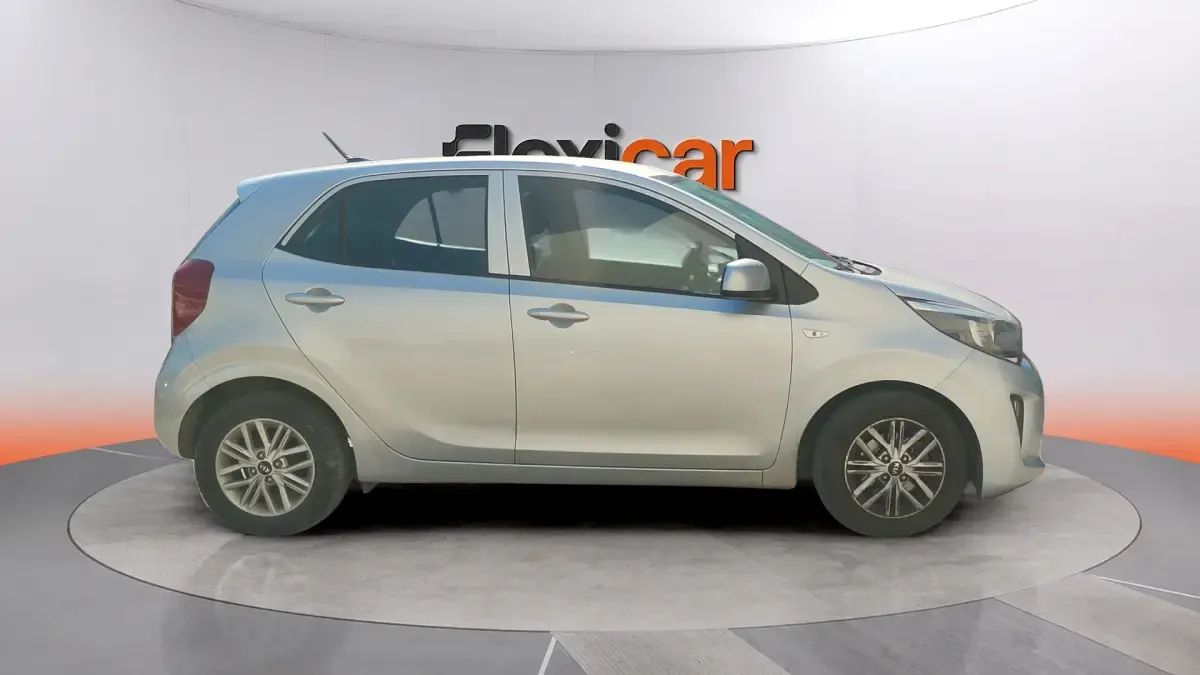 Usado Kia Picanto 67 CV (49 kW) 2021 Gris Utilitario